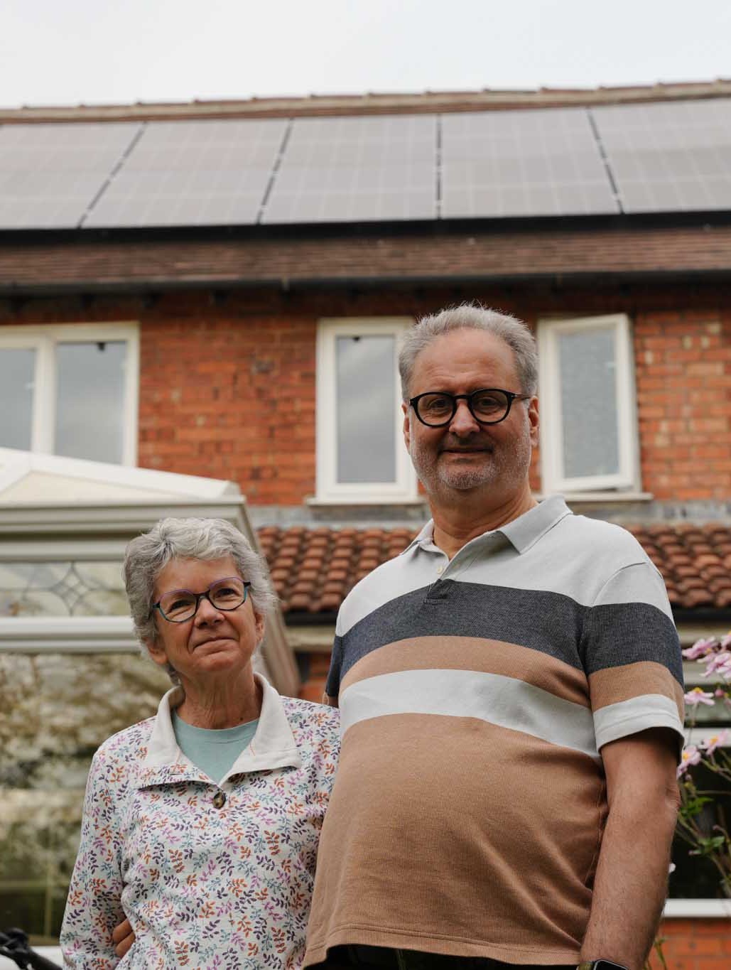 happy midlands homeowners after solar installation from geo green power