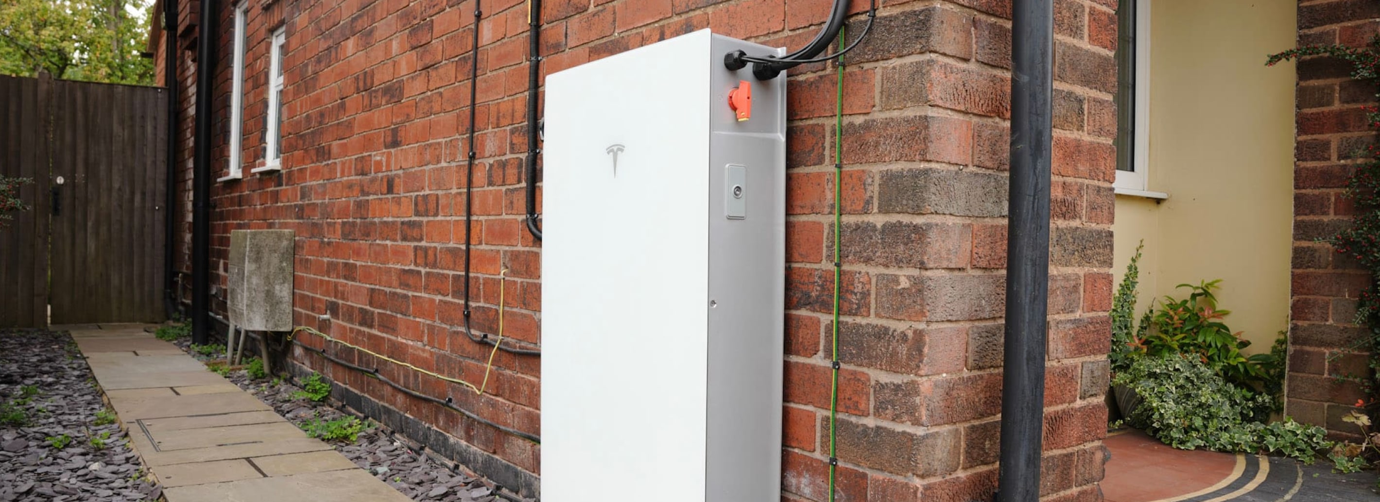 domestic solar battery (tesla)