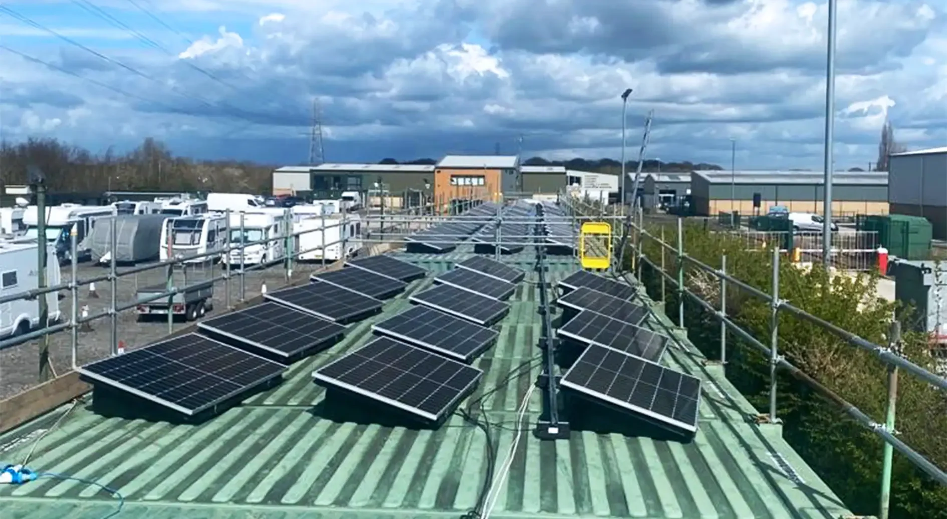 Console tubs on a flat roof