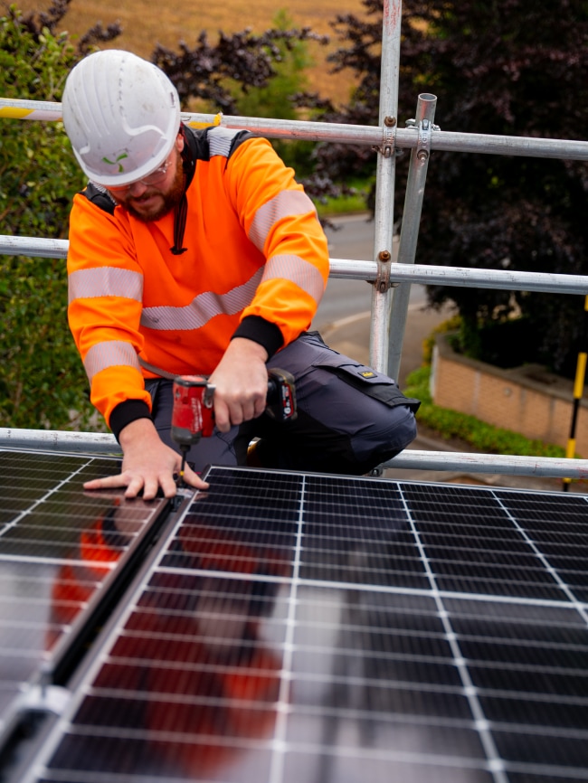 geo green power solar installer working