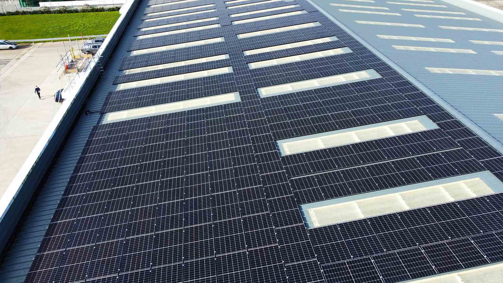 Commercial-solar-install.