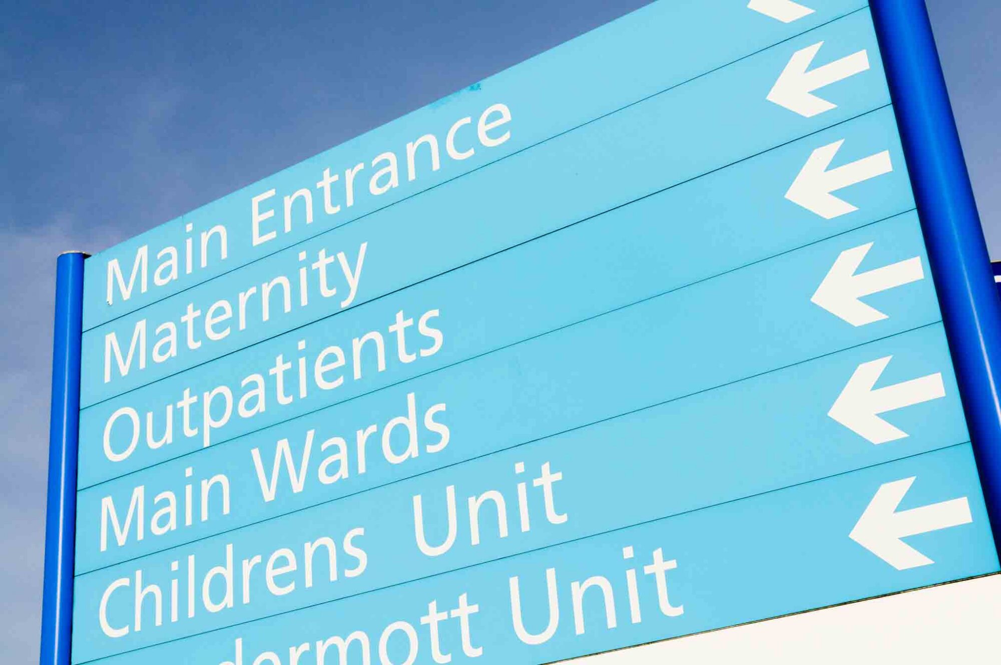 hospital sign in the uk